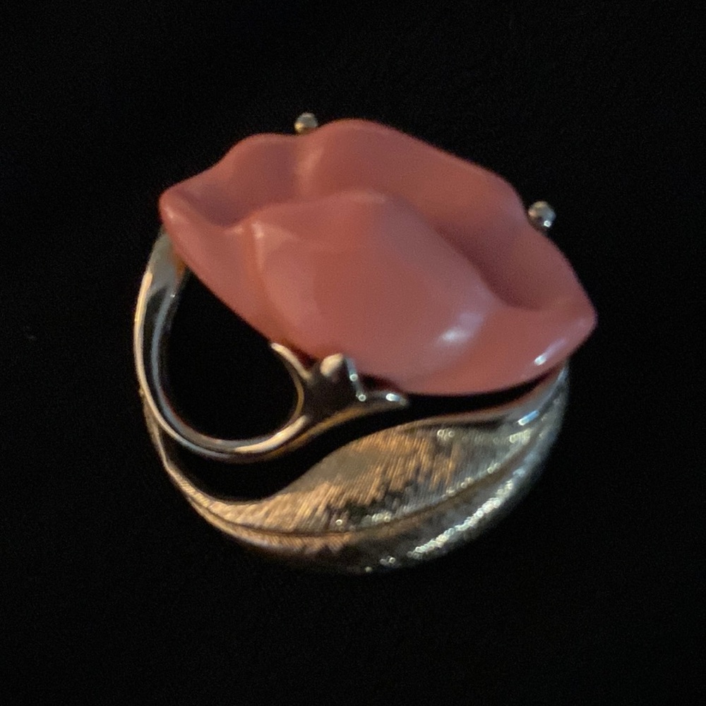 Avon gold colored pink rose pin